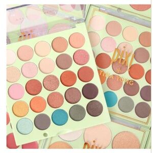 Pixi + Tina Yong Tomes & Textures eyeshadow Palette